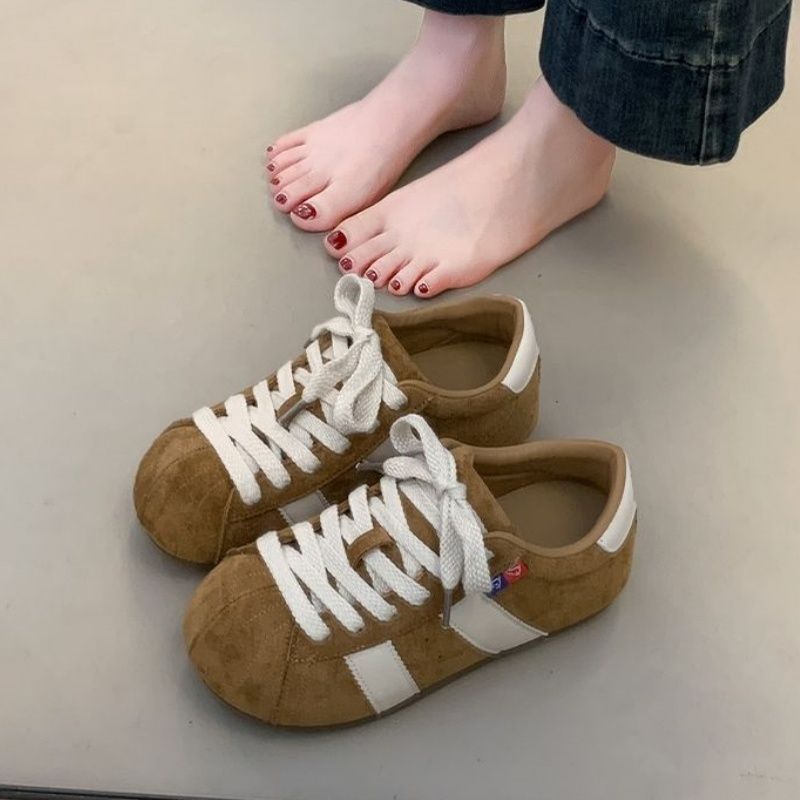 Women's Comfortable Sneakers made of high-quality suede with classic design Mune Fashion