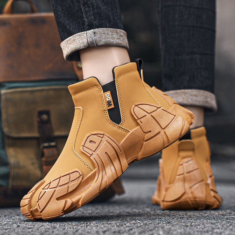 Men's robust technical Chelsea boots with neoprene-like shaft, side zipper and profiled off-road outsole Mune Fashion