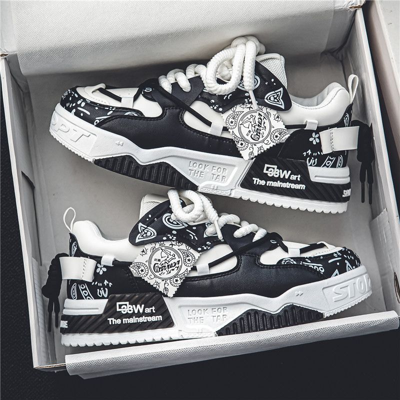 Women's fashionable sneakers with unique design and innovative design elements Mune Fashion