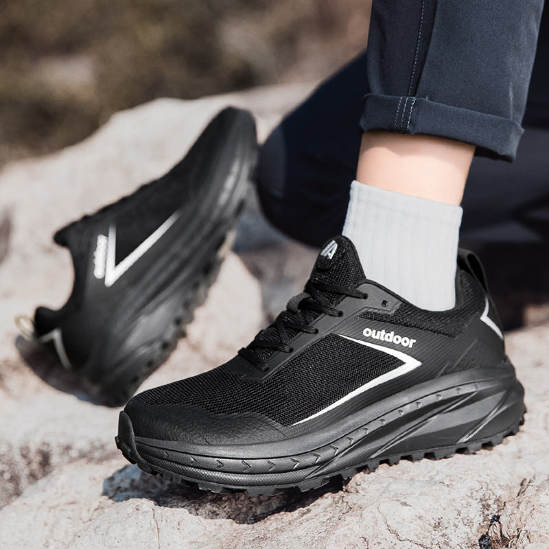 Unisex nan robust trail running shoe with shock-absorbing midsole and grippy outsole Mune Fashion