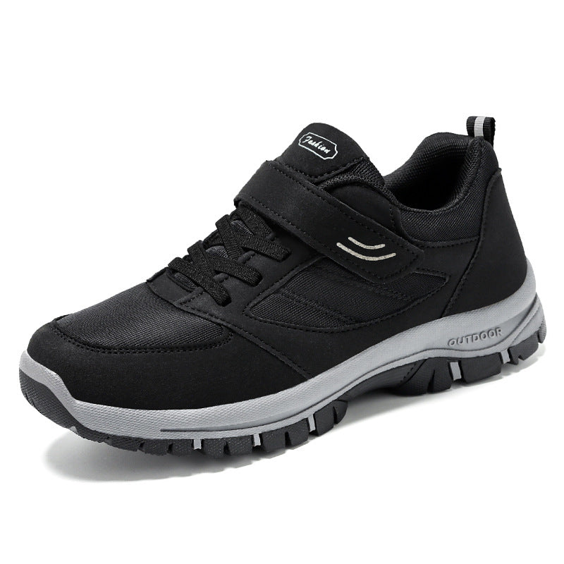 Men's robust outdoor sneakers with Velcro closure, breathable knitted upper and profiled non-slip sole Mune Fashion