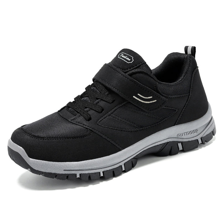 Men's robust outdoor sneakers with Velcro closure, breathable knitted upper and profiled non-slip sole Mune Fashion
