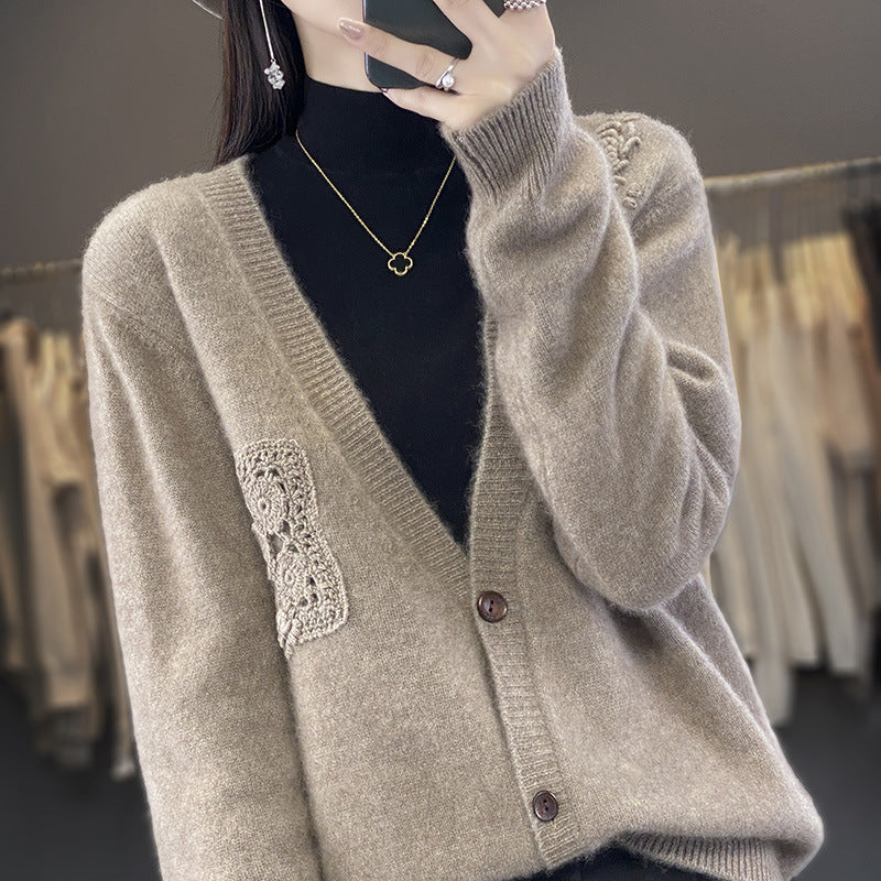 Women's Two-Piece Fine Knit Set with Knit Cardigan and Top as well as Crocheted Flower Appliqués Mune Fashion