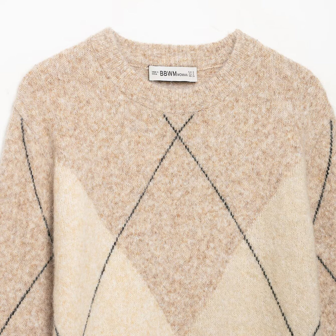 Women's argyle sweater made of wool blend with soft pile and boxy cropped silhouette Mune Fashion
