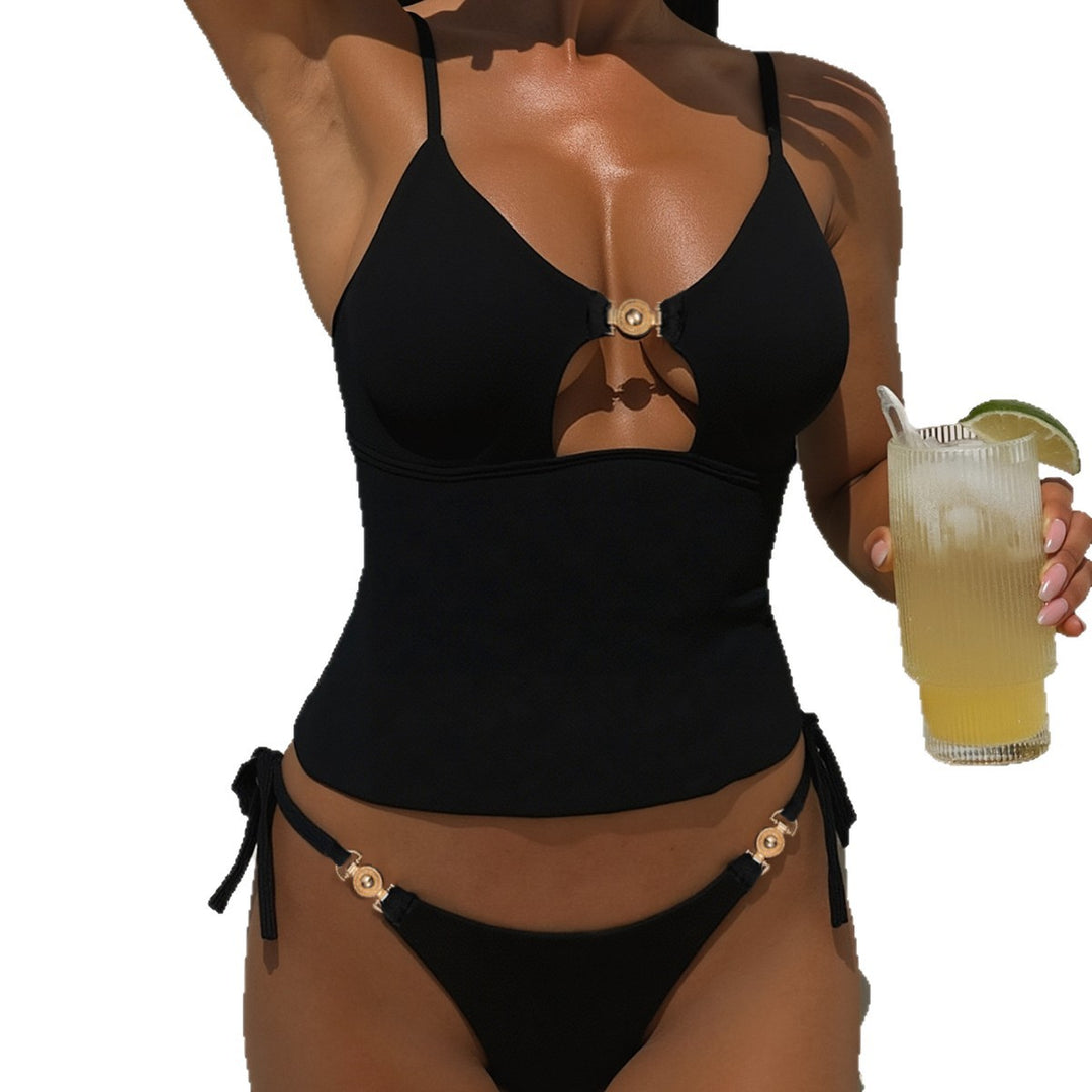 Women's Two-Piece Swim Set with Fashionable Cut-Out Mune Fashion