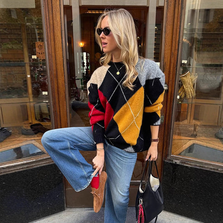 Women's Oversize Argyle Sweater made from Mohair Blend with Round Neck and Contrasting Diamond Details Mune Fashion
