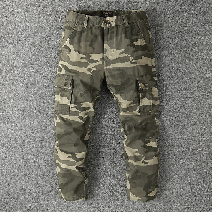 Men's cargo pants with tactical camouflage pattern and multiple flap pockets Mune Fashion