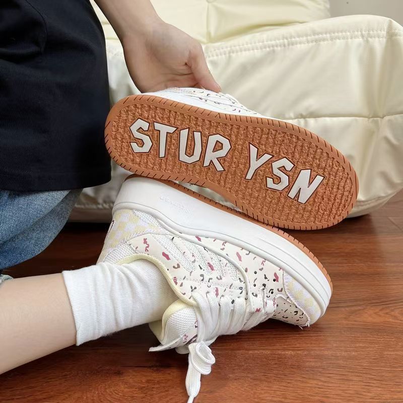 Women's sneakers with breathable upper material and stylish pattern Mune Fashion