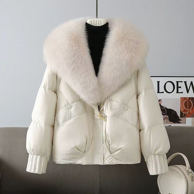 Women's short padded jacket with luxurious faux fur collar and tailored drawstring Mune Fashion
