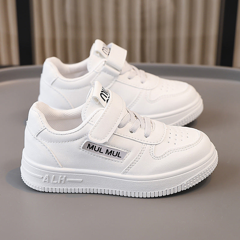 Women's sporty sneakers with practical Velcro closure and breathable surface Mune Fashion