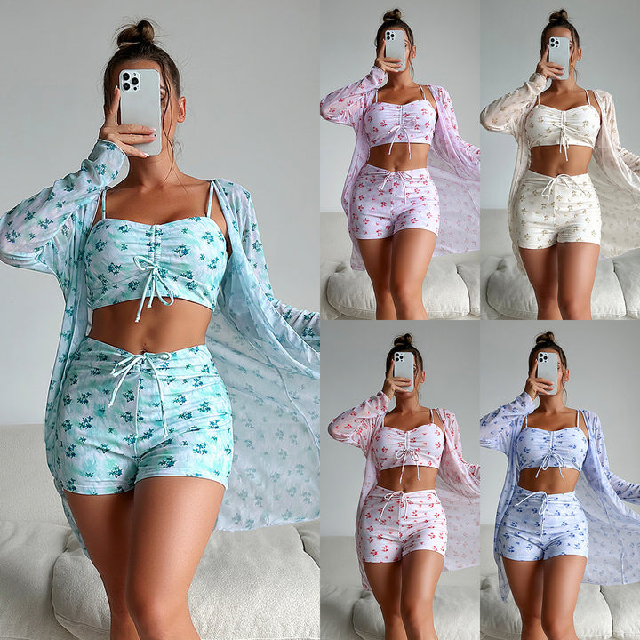 Women's beach look with airy wrap jacket Mune Fashion