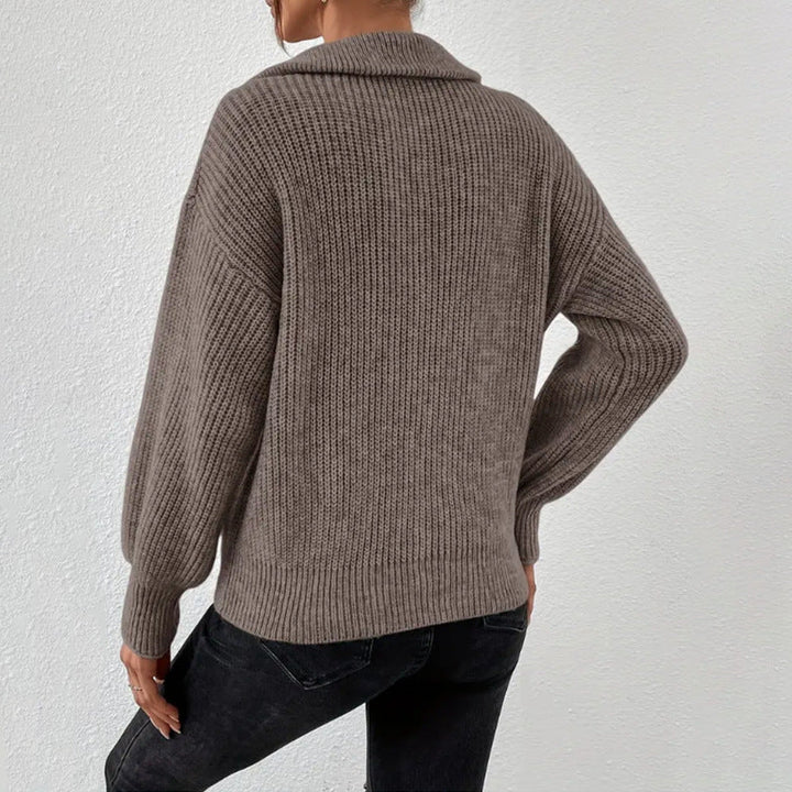 Women's Fashionable Sweater with High Collar and Zipper Mune