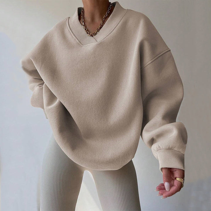 Women's Oversized V-Neck Sweatshirt with Reinforced Ribbed Collar and Extra Wide Cut Mune Fashion