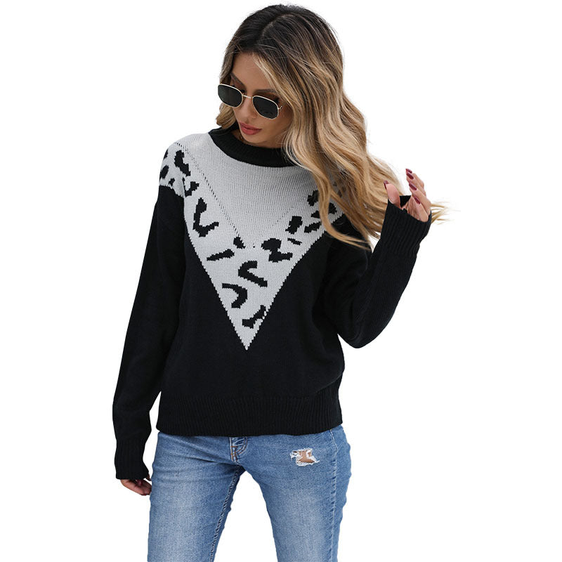 Women's fine knit sweater with contrasting leopard jacquard yoke and casual silhouette Mune Fashion