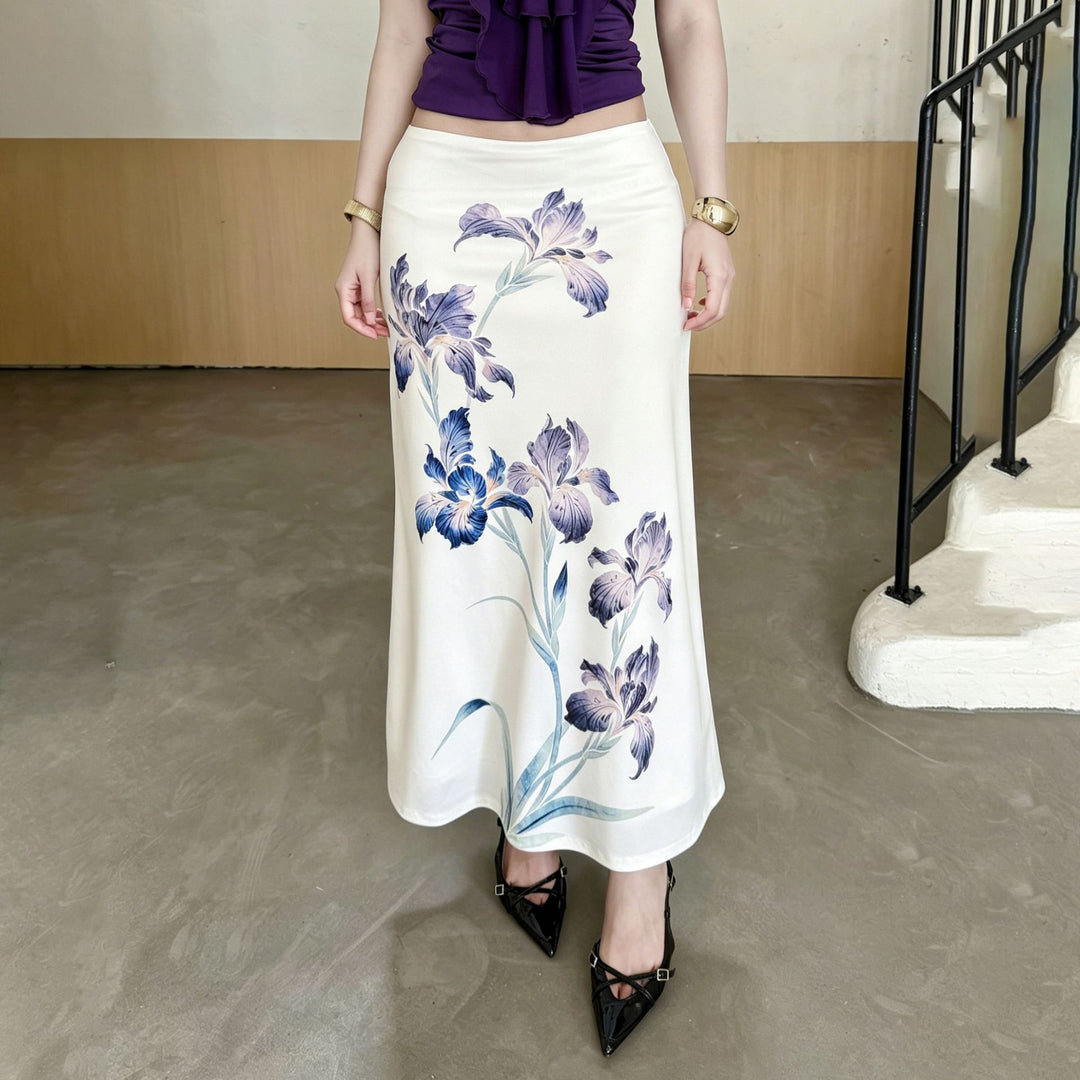 Women A-line midi skirt made of lightweight viscose blend with artistic floral print Mune Fashion