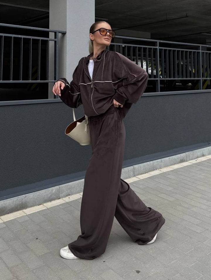 Women's Relaxed Fleece Set with half-length zip jacket and extra wide high-waist jogging pants Mune Fashion