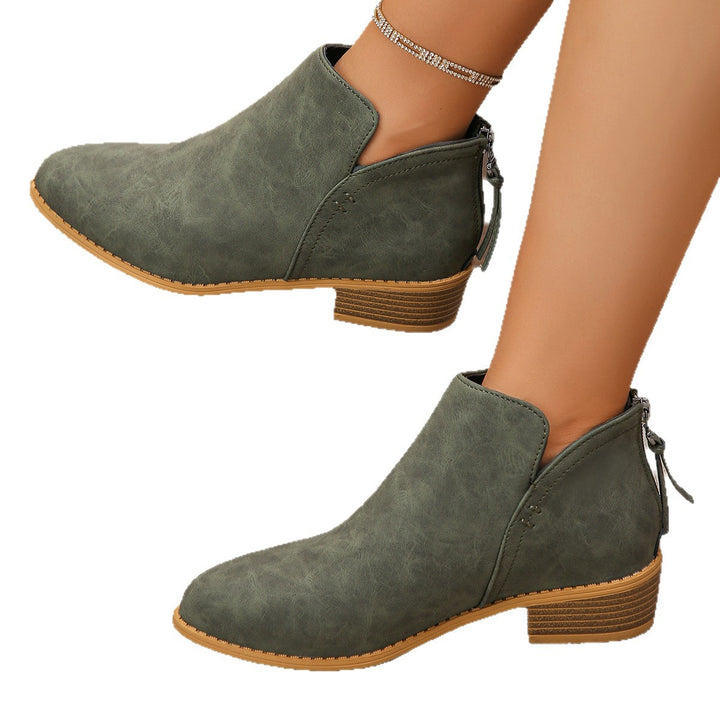 Women nan short ankle boot with rear zipper low block heel and side V-cut Mune Fashion