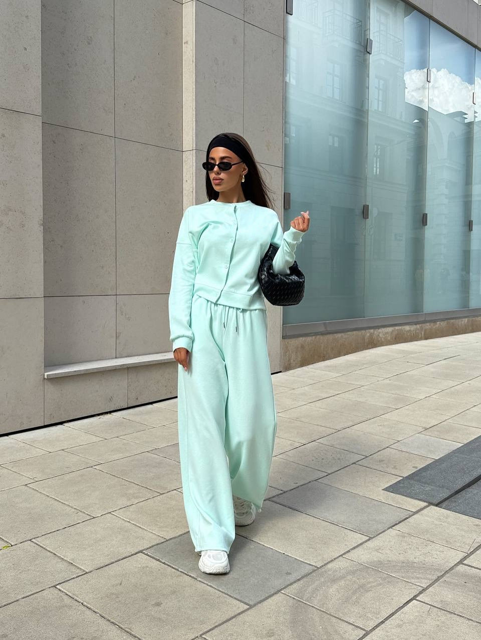 Women Two-Piece Loungewear Set with Concealed Snap Cardigan and Wide High-Waist Jogpants Mune Fashion