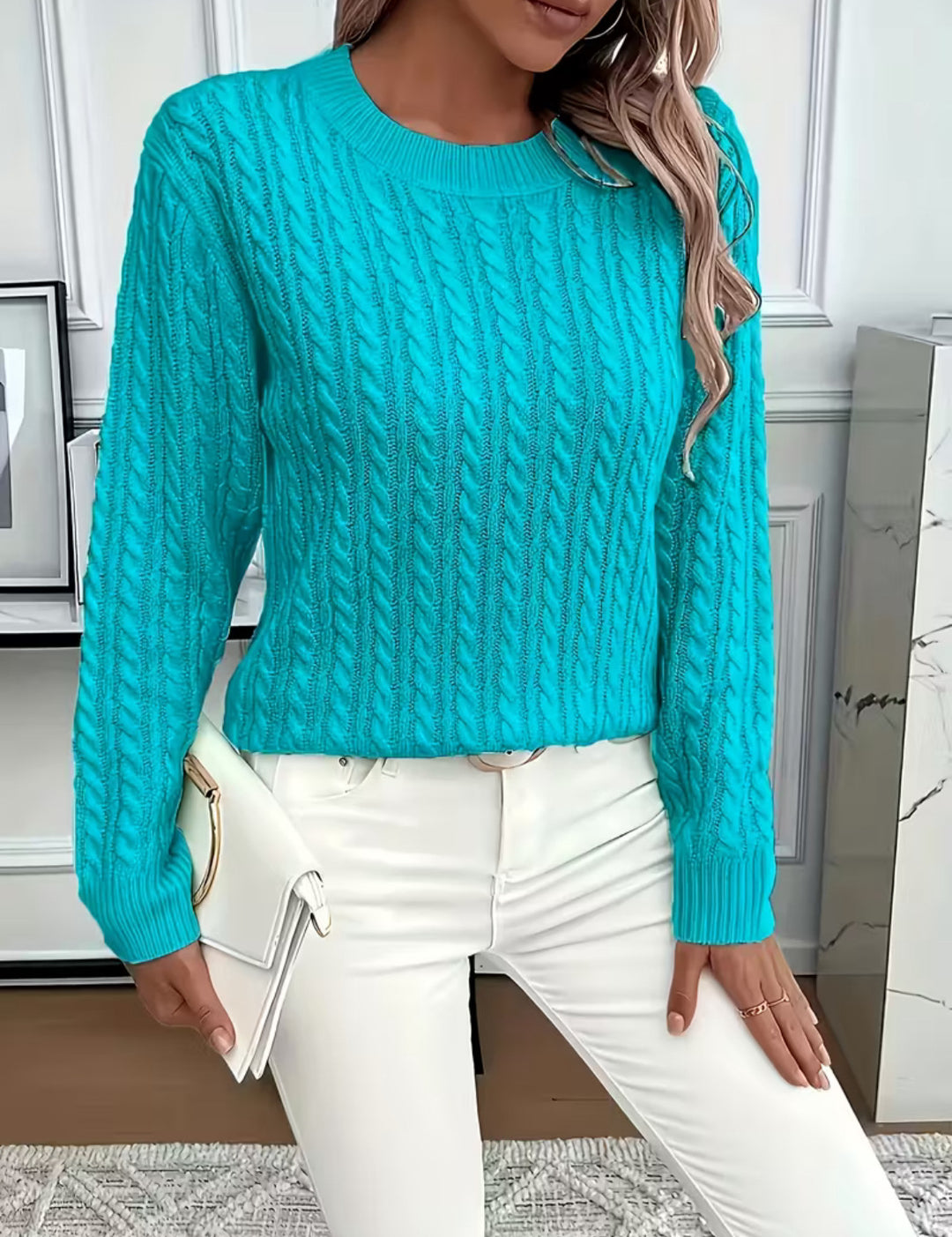 Women’s Short Cut Cable Knit Sweater with Round Neck Mune Fashion