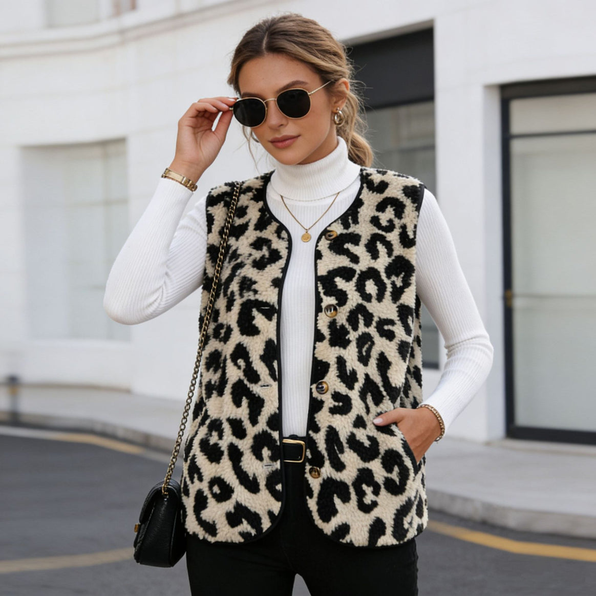 Women Sleeveless Teddy Vest with Leo Pattern, Button Placket and Curved Hem Mune Fashion