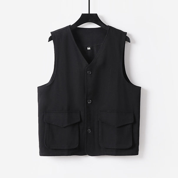 Men's utility vest with V-neck, button placket, and applied flap pockets Mune Fashion