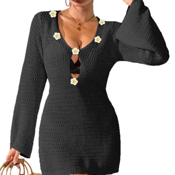 Women's casual beach dress with decorative V-neckline and floral appliqués Mune Fashion
