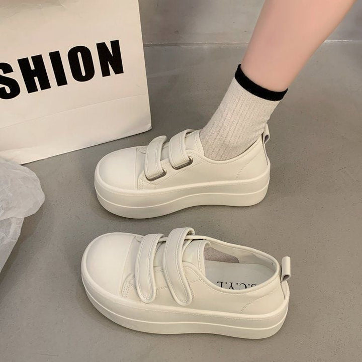 Women's platform sneaker with double velcro fastening and ergonomic sole Mune Fashion