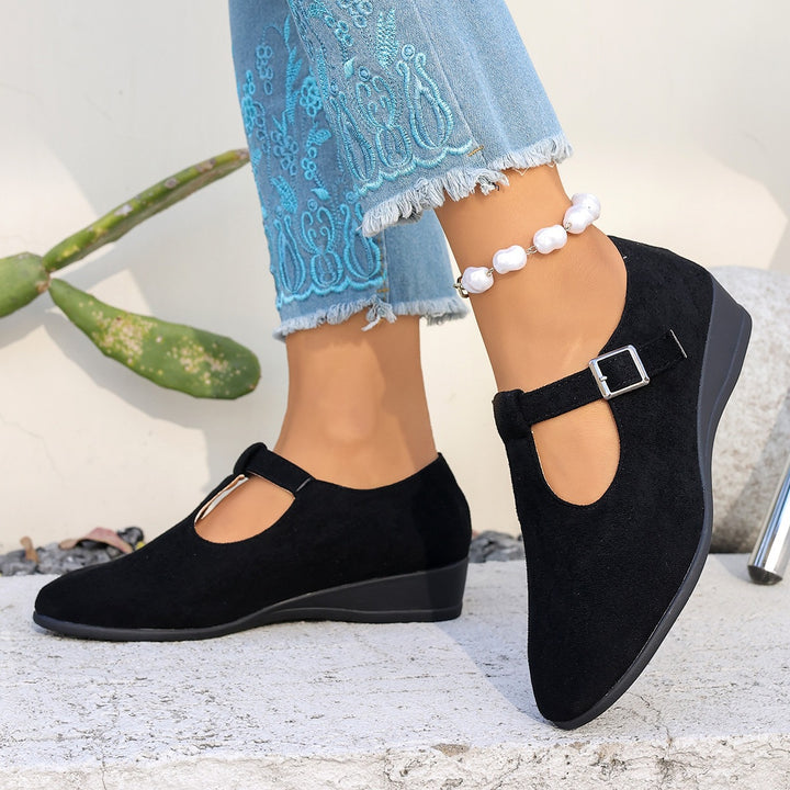 Women's Comfortable Mary Jane Ballet Flats made of Velour with adjustable buckle strap and padded insole Mune Fashion