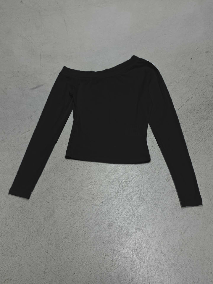 Women's off-the-shoulder long sleeve shirt with tailored silhouette and side button placket Mune Fashion