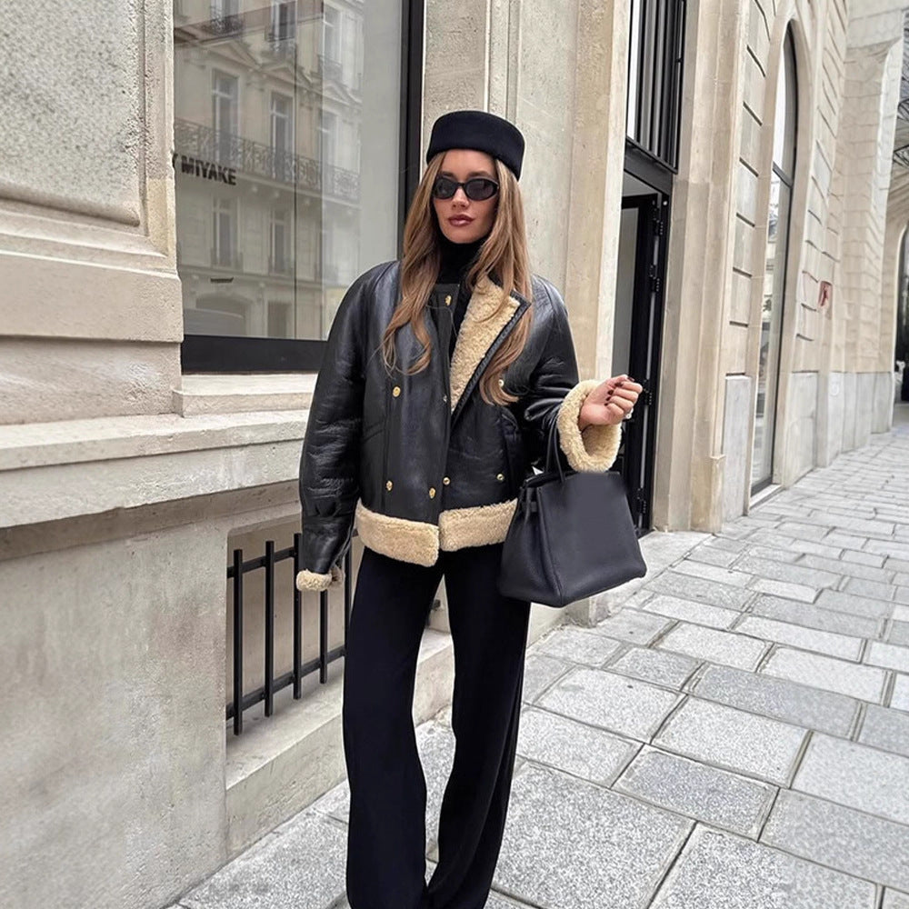 Women's short jacket in aviator style with teddy lining and double-breasted snap front Mune Fashion