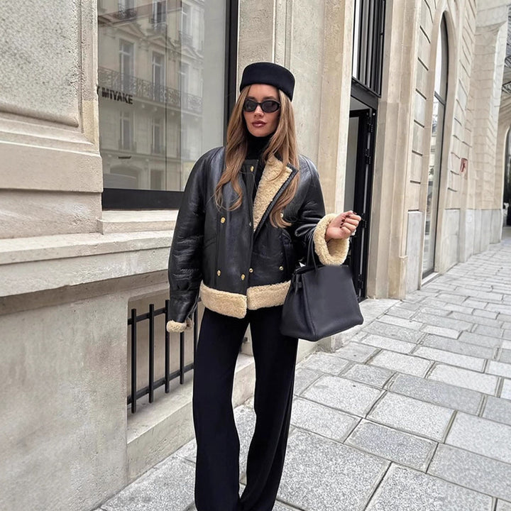 Women's short jacket in aviator style with teddy lining and double-breasted snap front Mune Fashion
