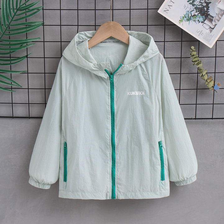 Women's ultra-lightweight hooded nylon jacket with UV protection, windproof features and zippered pockets Mune Fashion