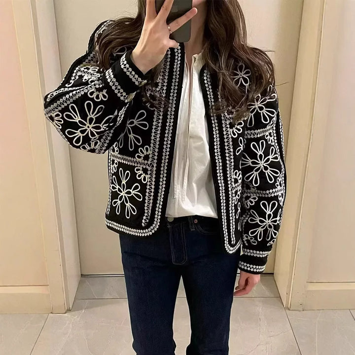 Women's non-quilted short jacket in ornamental bandana print with round neckline and decorative piping Mune Fashion