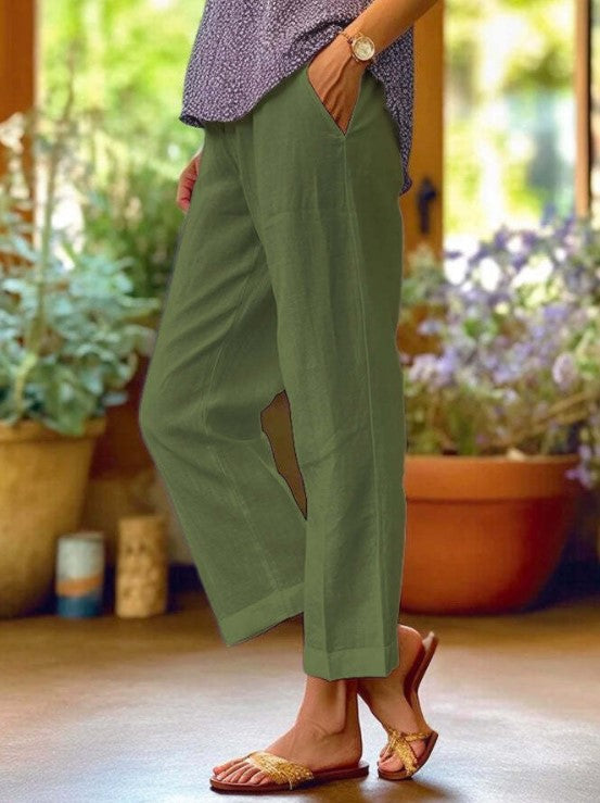 Ladies casual cropped trousers with straight leg, subtle crease and side pockets Mune Fashion