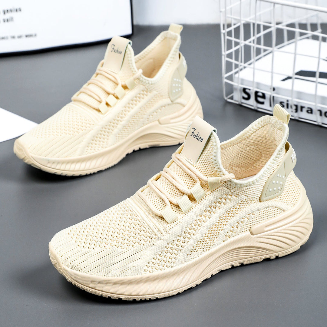 Women's sporty running sneakers with breathable mesh upper and cushioning sole Mune Fashion