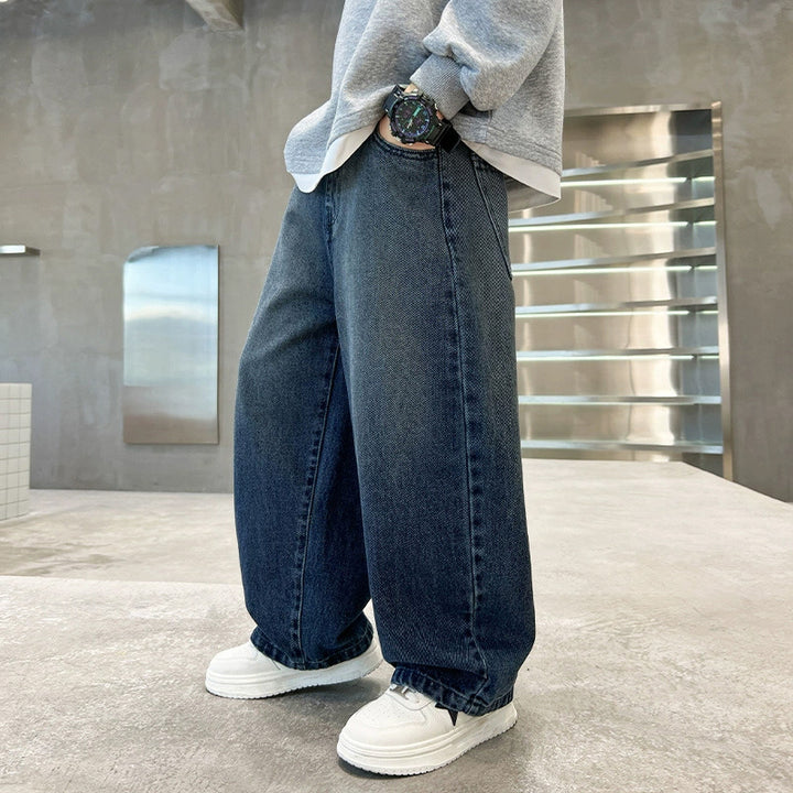 Unisex wide denim pants with unique appliqués Mune Fashion