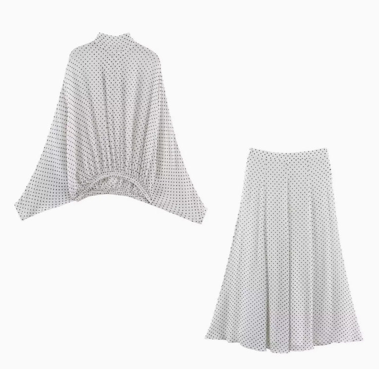 Women 100+ oversized polka dot blouse with batwing sleeves, stand-up collar and elastic hem Mune Fashion