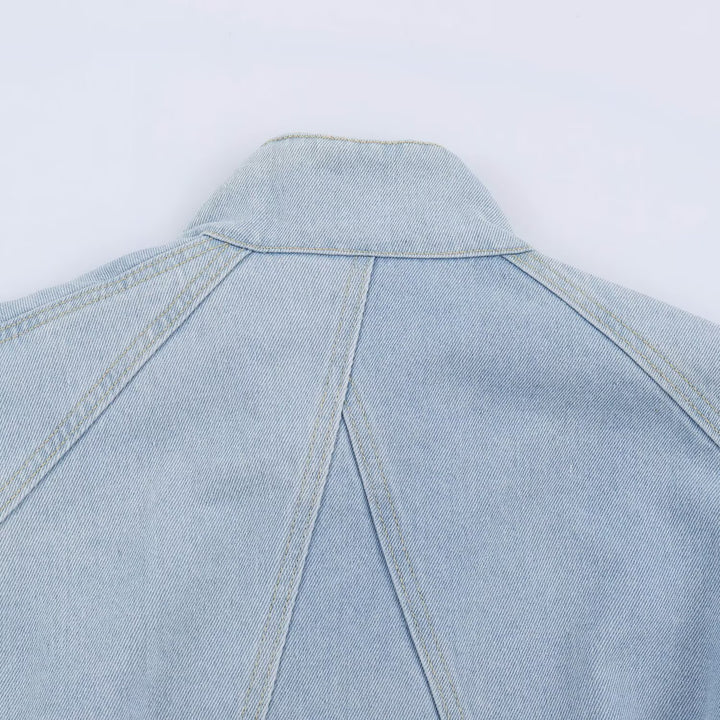 Women's short jacket made of lightweight denim quality with raglan sleeves and concealed placket Mune Fashion