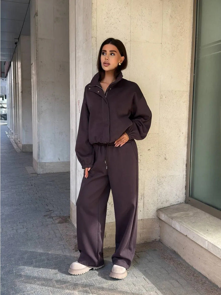 Women cropped zip hoodie with stand-up collar and high-cut cord jogging pants Mune Fashion