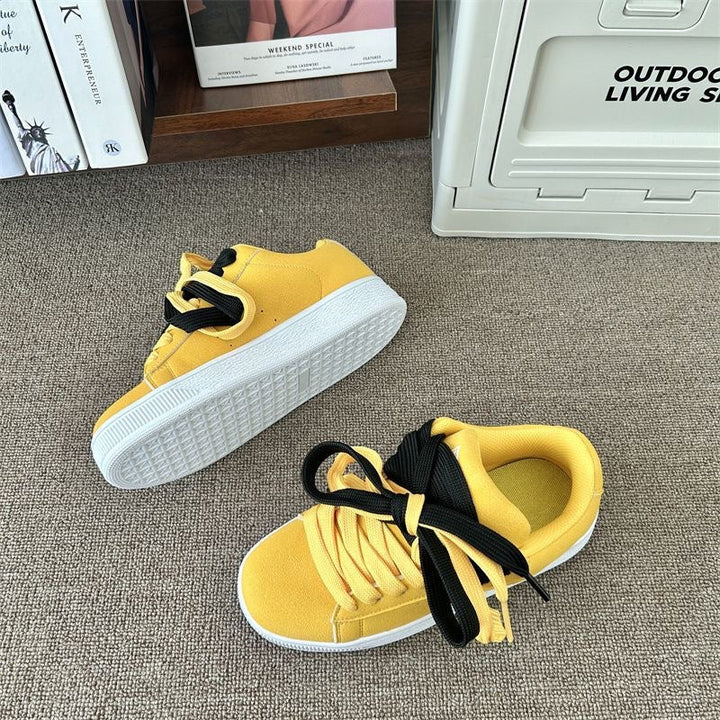 Women's retro-style sneakers with padded tongue and breathable upper material Mune Fashion
