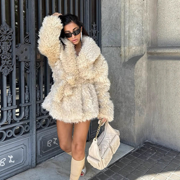 Women Short Cozy Faux Fur Coat with Waist Belt and Voluminous Shawl Collar Mune Fashion