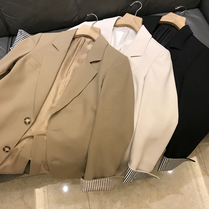 Women's Elegant Blazer with Contrasting Sleeve Cuffs Mune Fashion