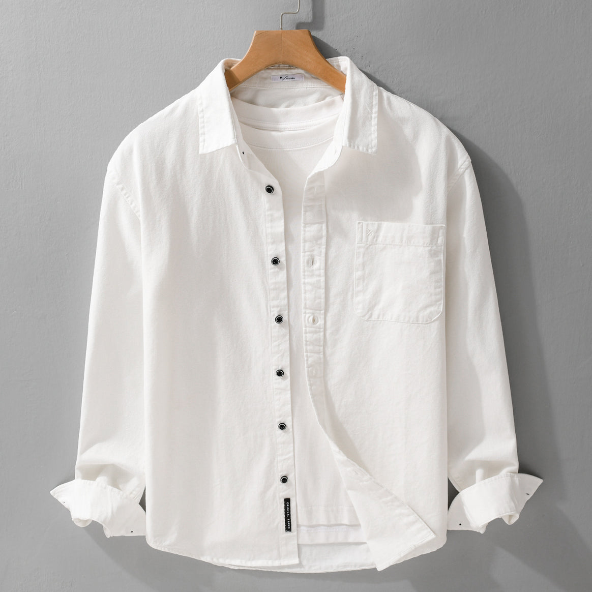 Men's cotton shirt in relaxed fit with chest pocket and Kent collar Mune Fashion