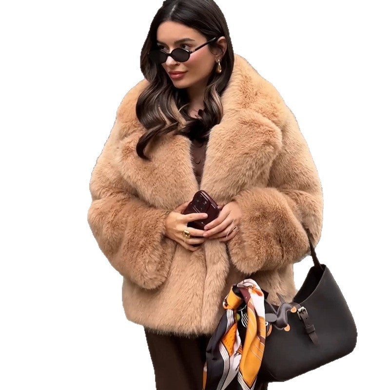 Ladies Fur Coat with Oversized Cut and Soft Lining Mune