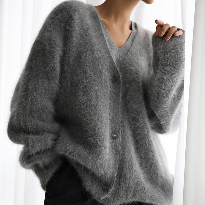 Women's Cozy Oversized Cardigan made of Teddy Knit with Deep V-Neck Mune Fashion