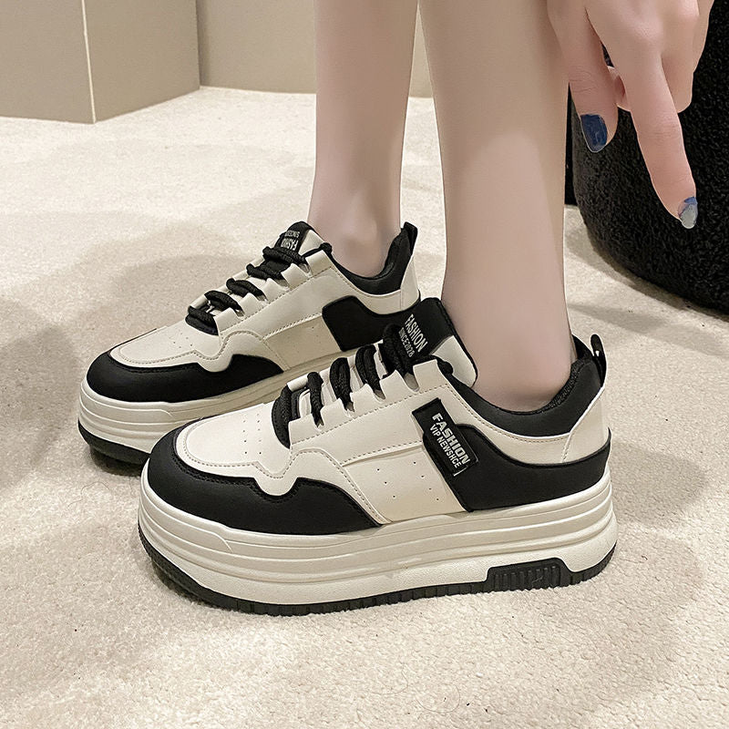 Ladies sneakers with modern platform design and breathable interior structure Mune Fashion