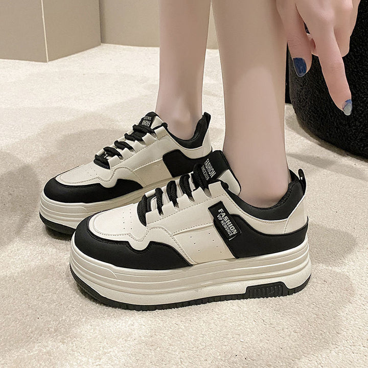 Ladies sneakers with modern platform design and breathable interior structure Mune Fashion
