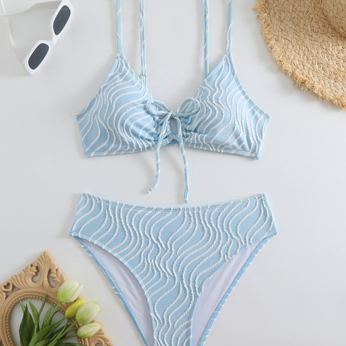 Ladies bikini set with playful wrap design and elastic straps Mune Fashion