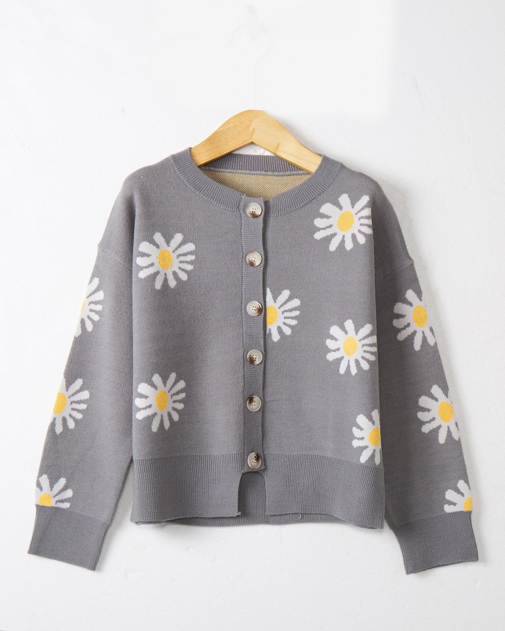 Women's Oversize Knit Cardigan with Flower Appliqué, Mother-of-Pearl Buttons and Wave Hem Mune Fashion