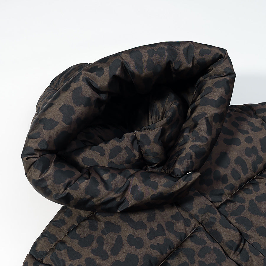 Women's short-cut quilted jacket with high hood collar, drawstring hem and leopard print Mune Fashion